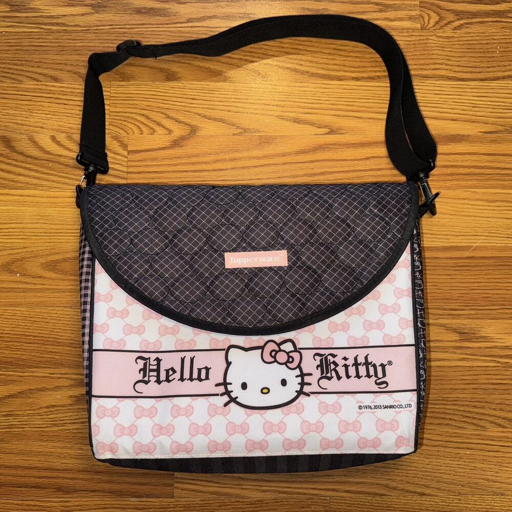 Hello Kitty Tupperware Lunch Bag Pink